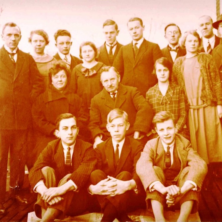 NLO's administrative staf 1924