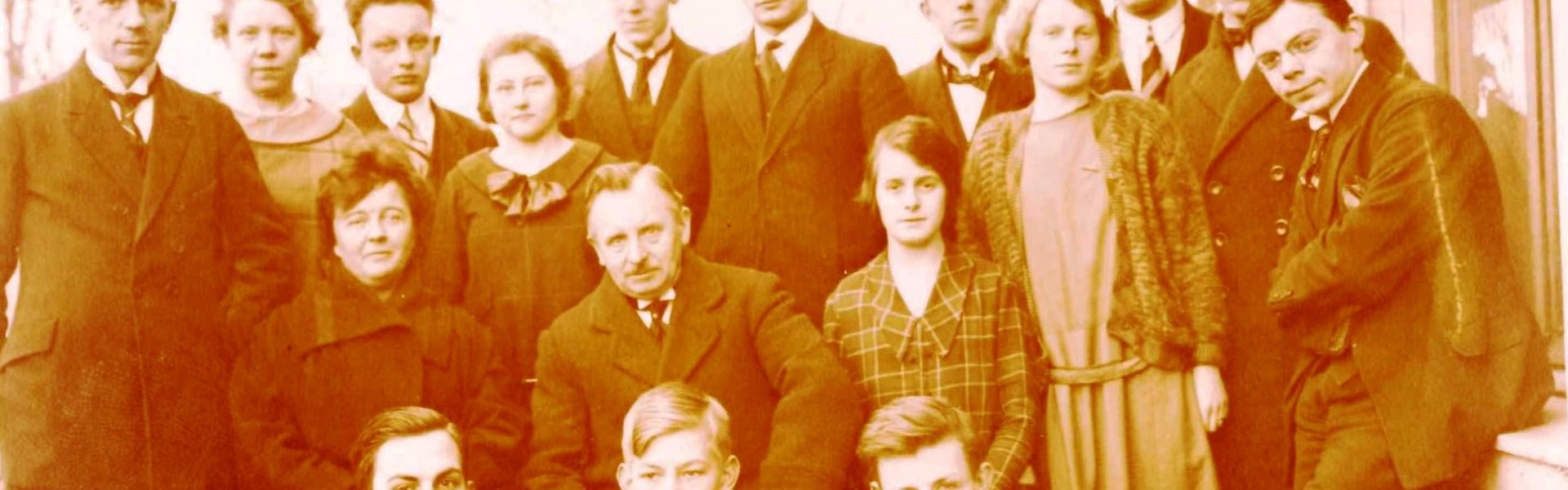 NLO's administrative staf 1924